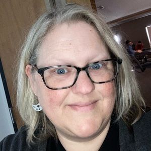 Meet your Posher, Leslie